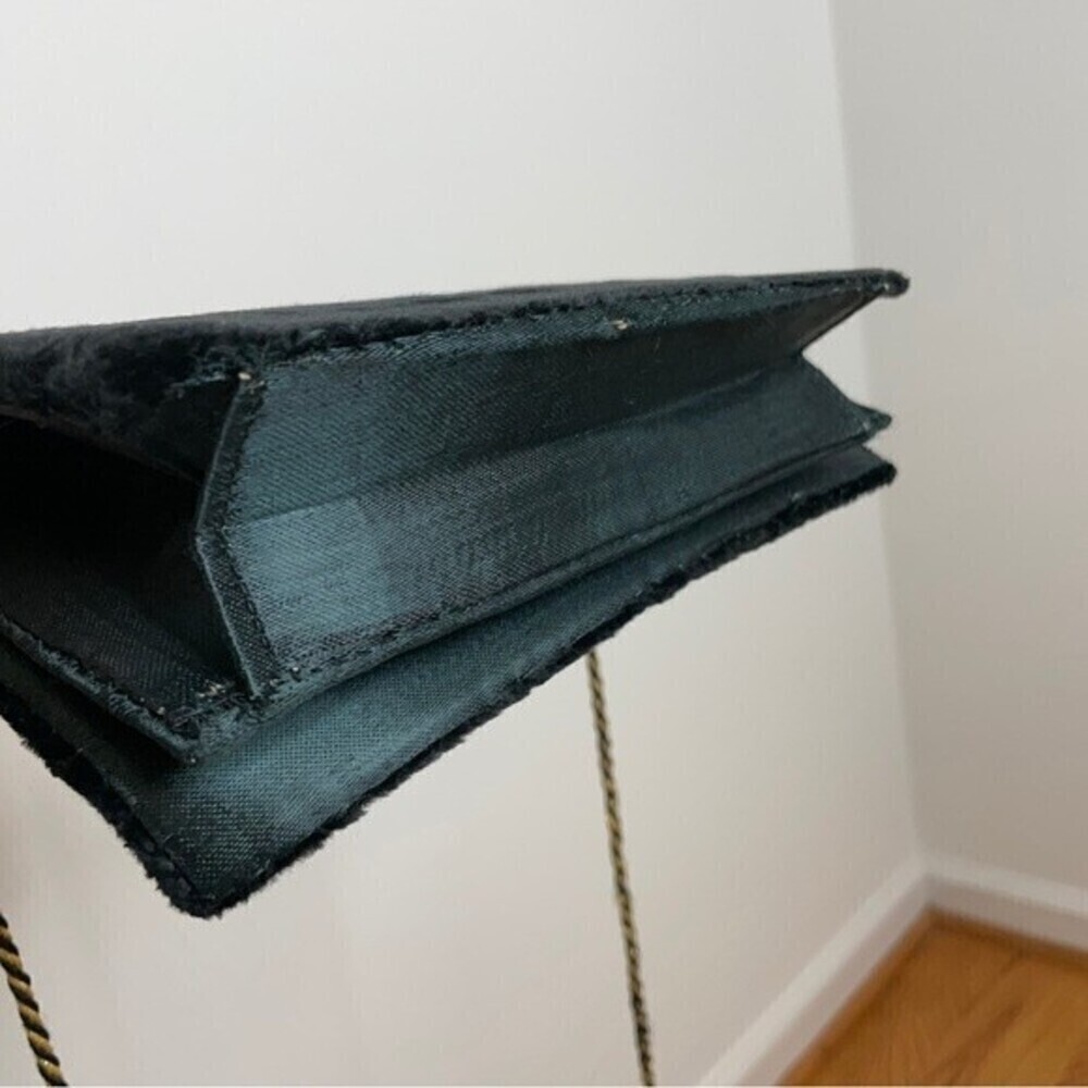 Vintage velvet embroidered bag with faux pearls - Picture 6 of 16